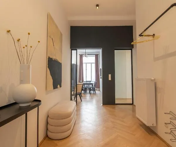 Josef's I Deluxe In Ideal Location Apartment