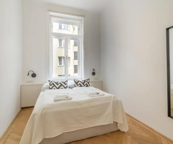 Josef's I Deluxe In Ideal Location Apartment *