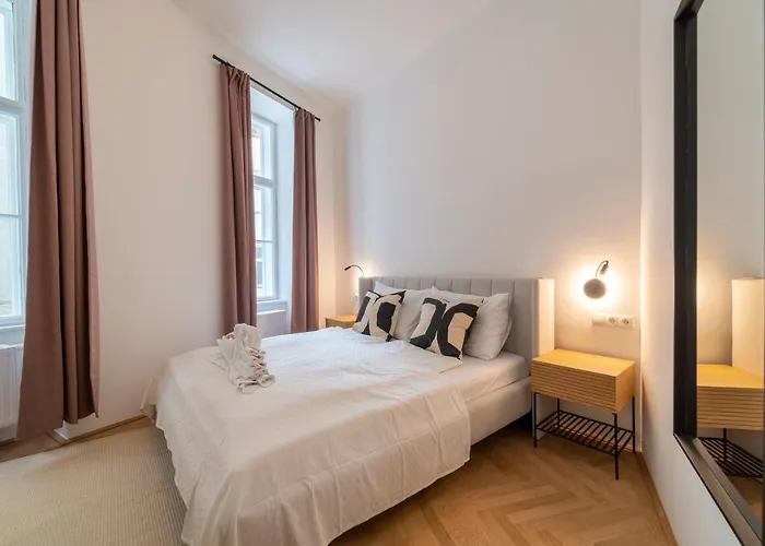 Josef's I Deluxe In Ideal Location Apartment