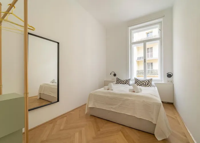 Josef's I Deluxe In Ideal Location Apartment *
